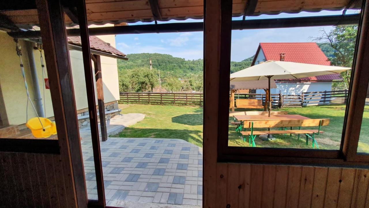 Popasul Galesean Hotell Galesu Exteriör bild