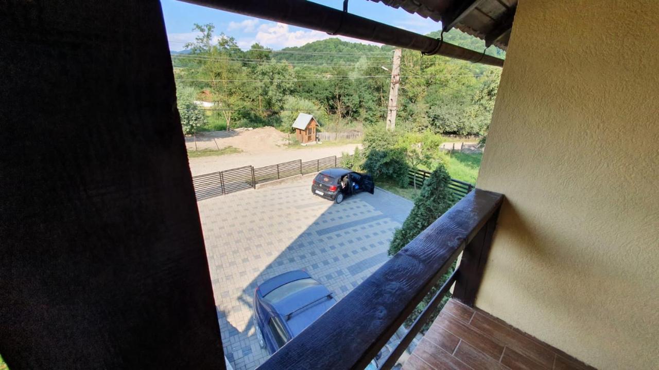 Popasul Galesean Hotell Galesu Exteriör bild